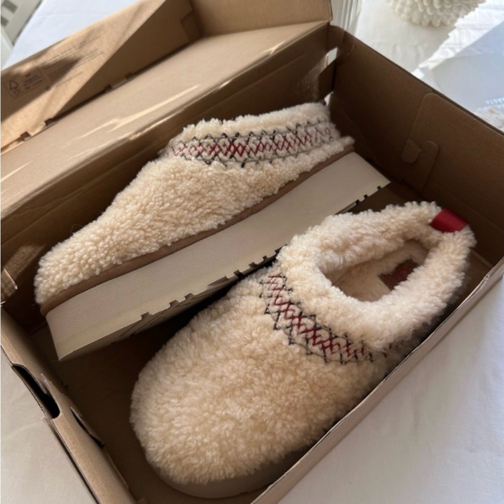 Women’s Tazz Ugg Braided Slippers